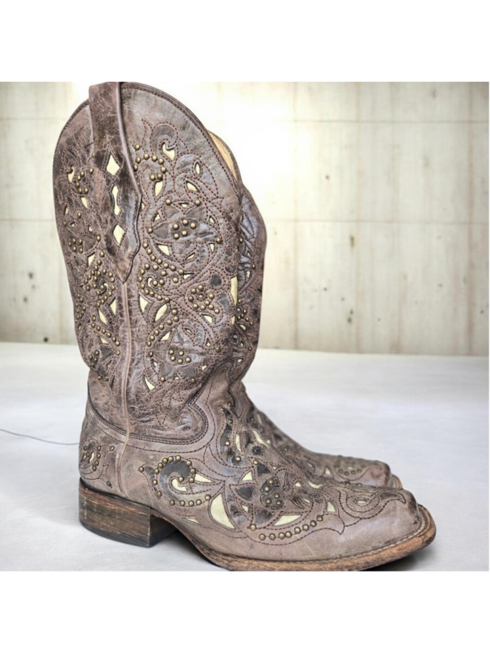 Corral Brown Laser Cut Studded Western Cowboy Boots Women's 7.5M Distressed